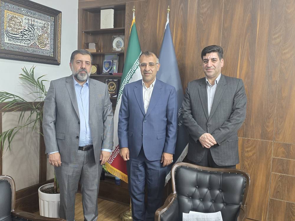 دیدار دکتر زهیر طیب رئیس کانون صندوق های قرض الحسنه ایران و آقای علی اکبرزاده مدیر عامل کانون با مهندس خانی رئیس مرکز اطلاعات مالی کشور